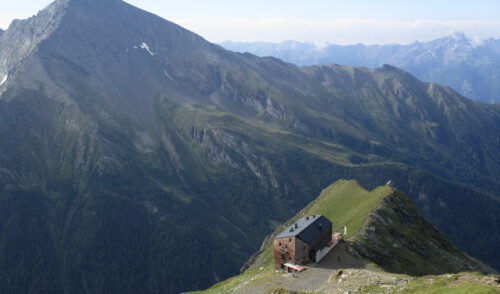 Artikelbild zu Artikel Anspruchsvoll, aussichtsreich, atemberaubend schön: Der Tauernhöhenweg
